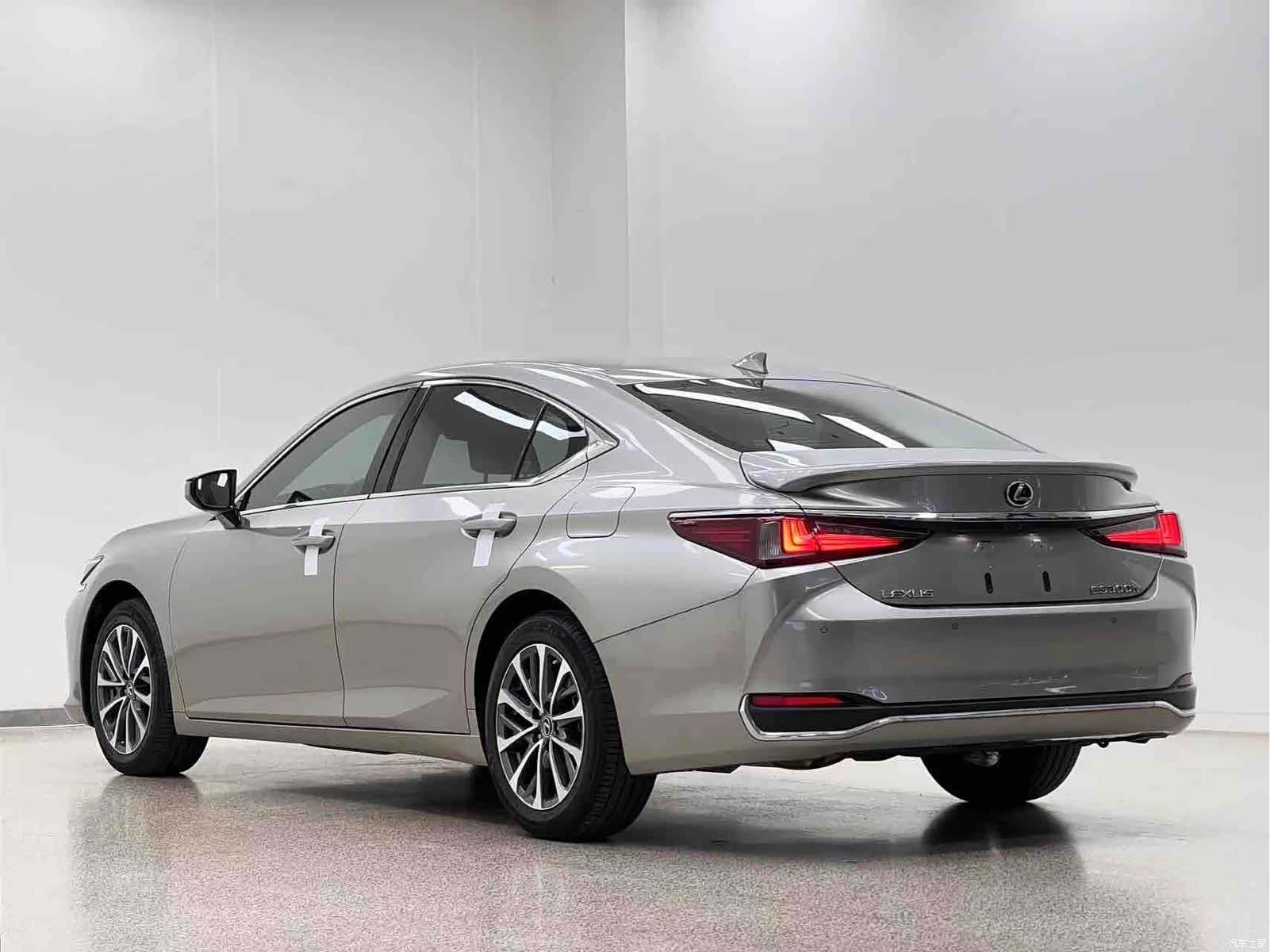 Lexus ES, 2024 30
