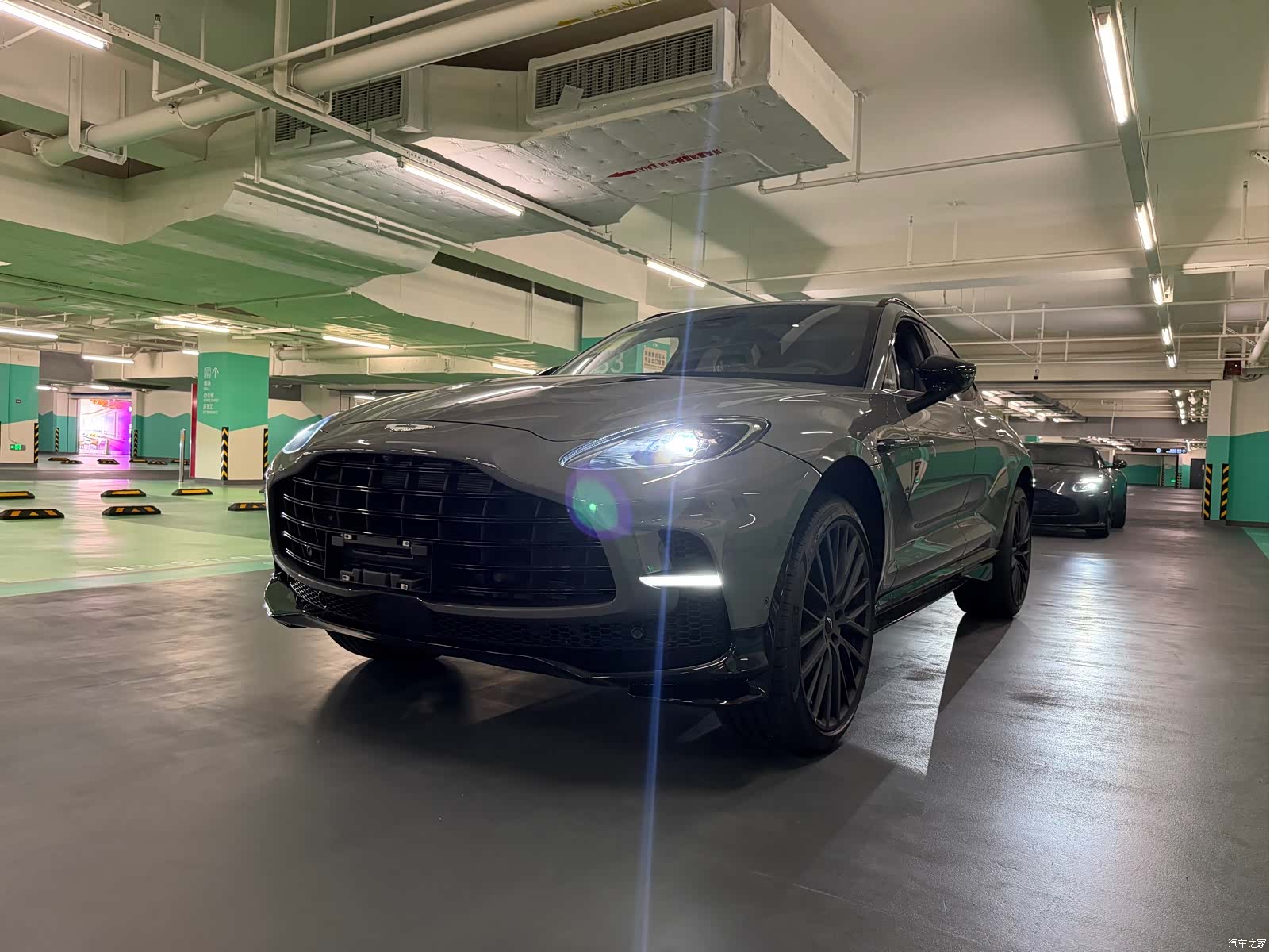 Aston Martin DBX