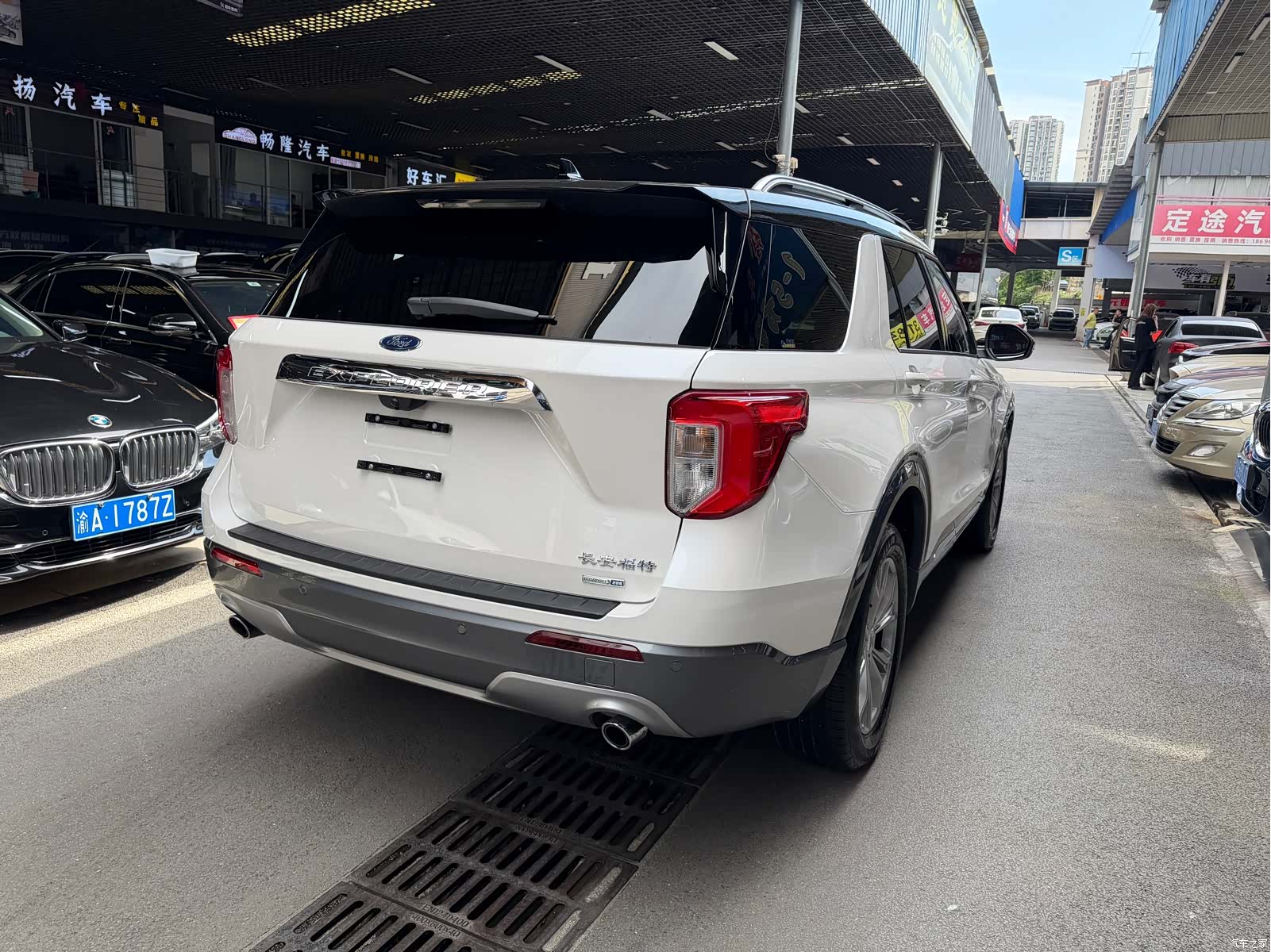 Ford Explorer, 2022 все фото