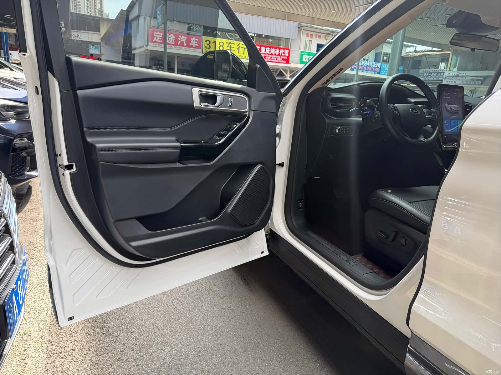 Ford Explorer, 2022 12
