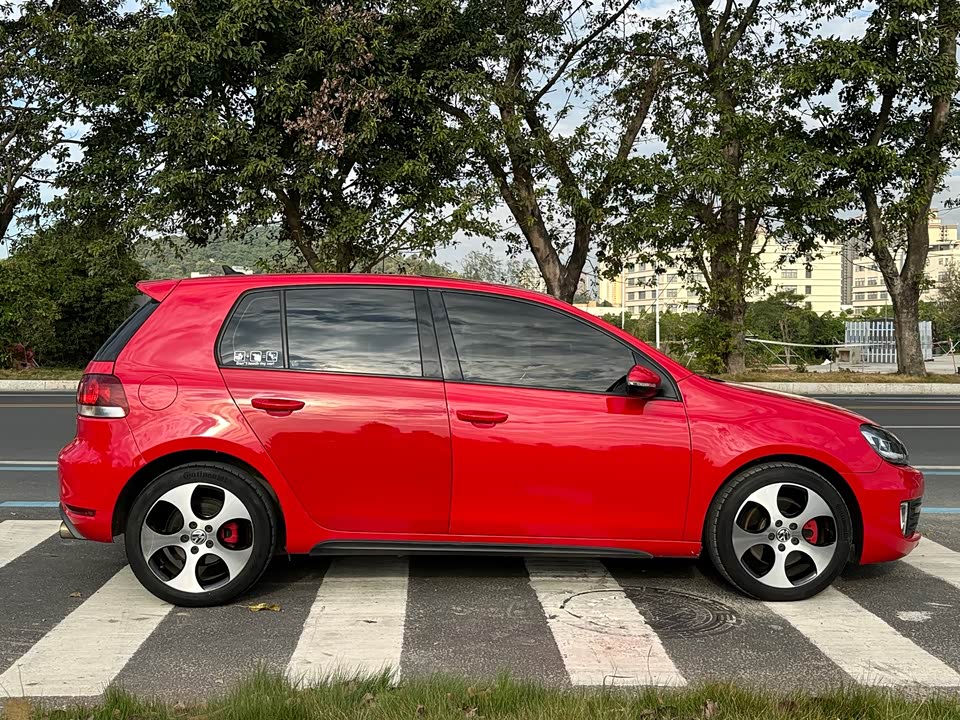 Volkswagen Golf GTI