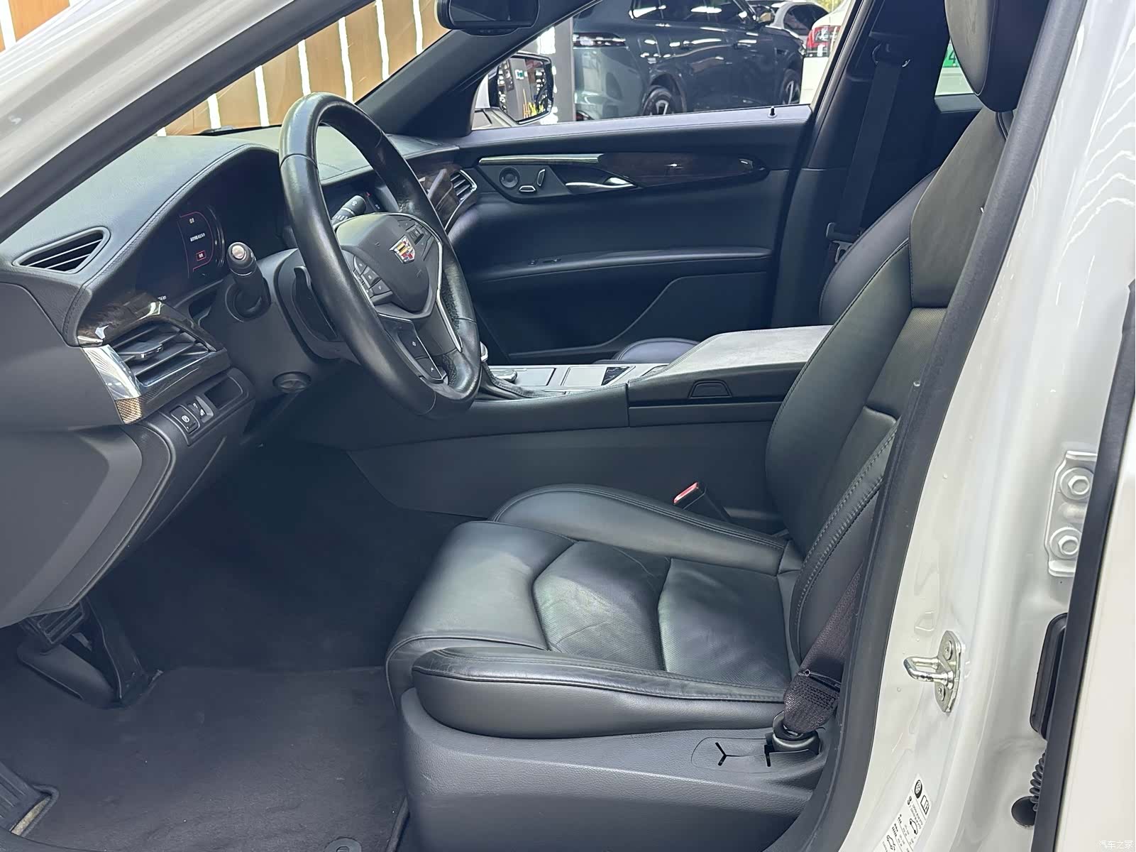 Cadillac CT6, 2018 4