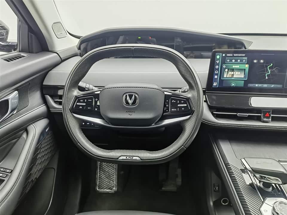 Changan UNI-K Smart iDD