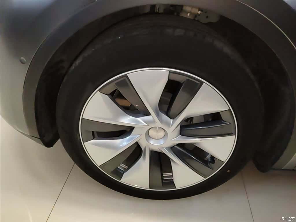 Tesla Model Y, 2022 23