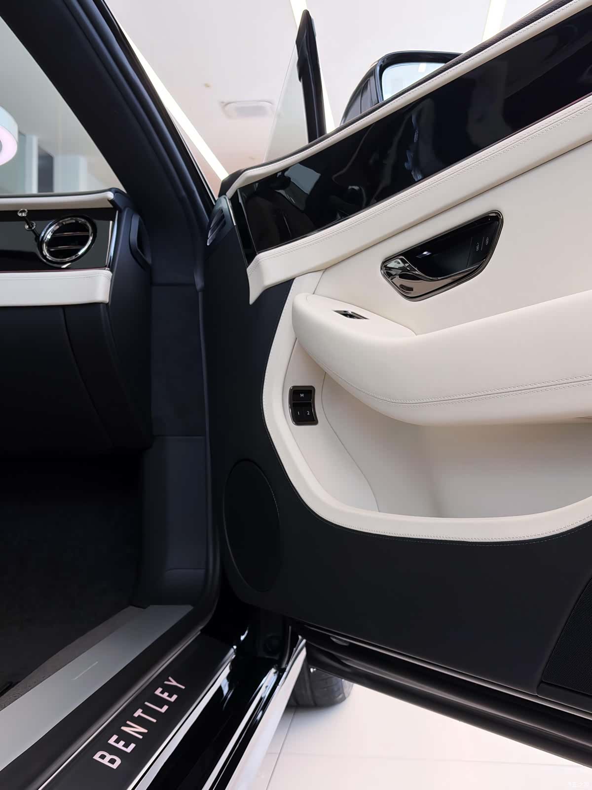 Bentley Continental GT, 2026 12