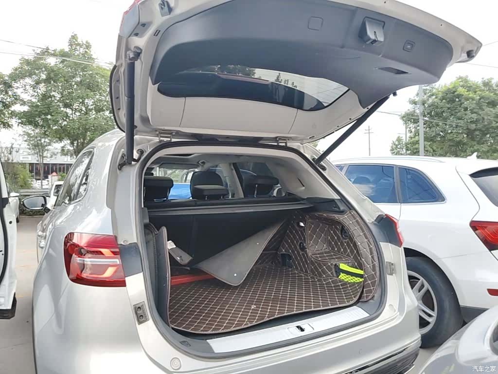 Hongqi HS5, 2023 19