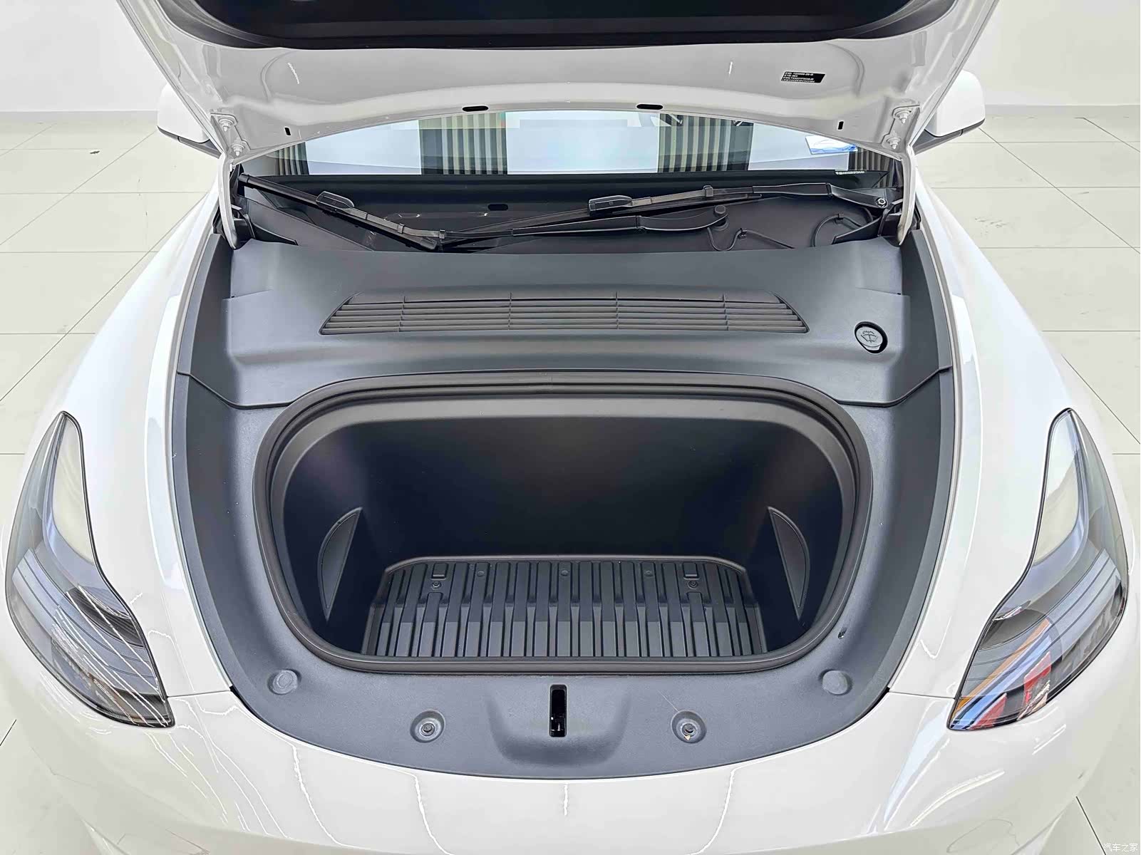 Tesla Model Y, 2023 6