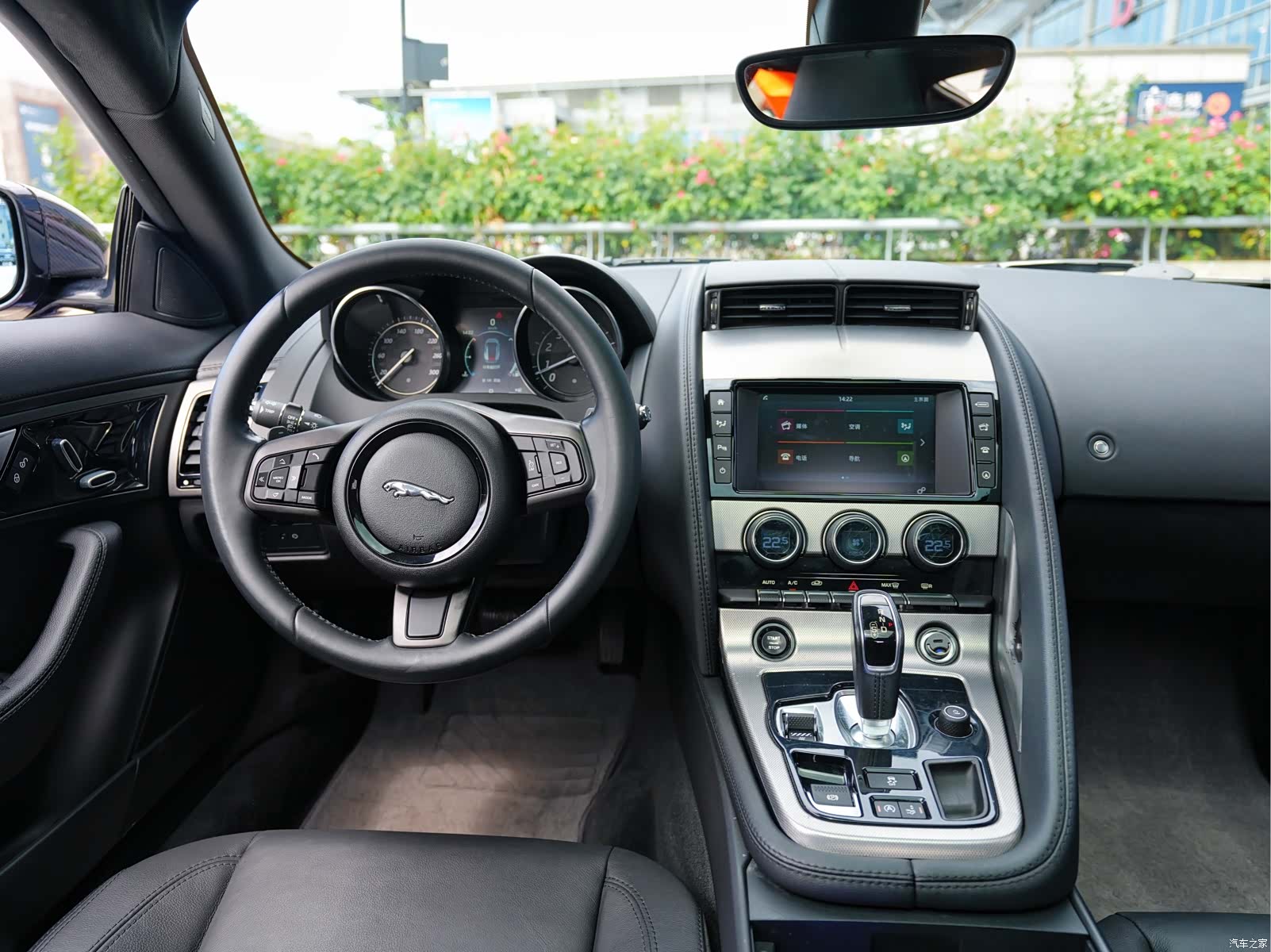 Jaguar F-TYPE, 2015 11