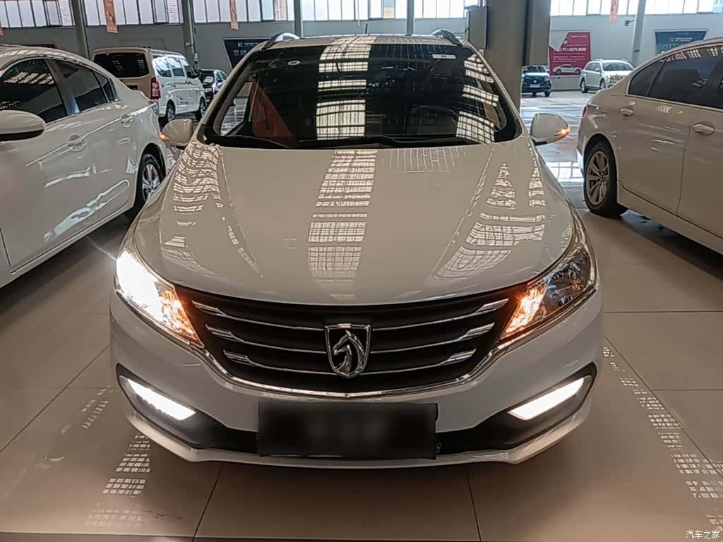 Wuling 310, 2016 3