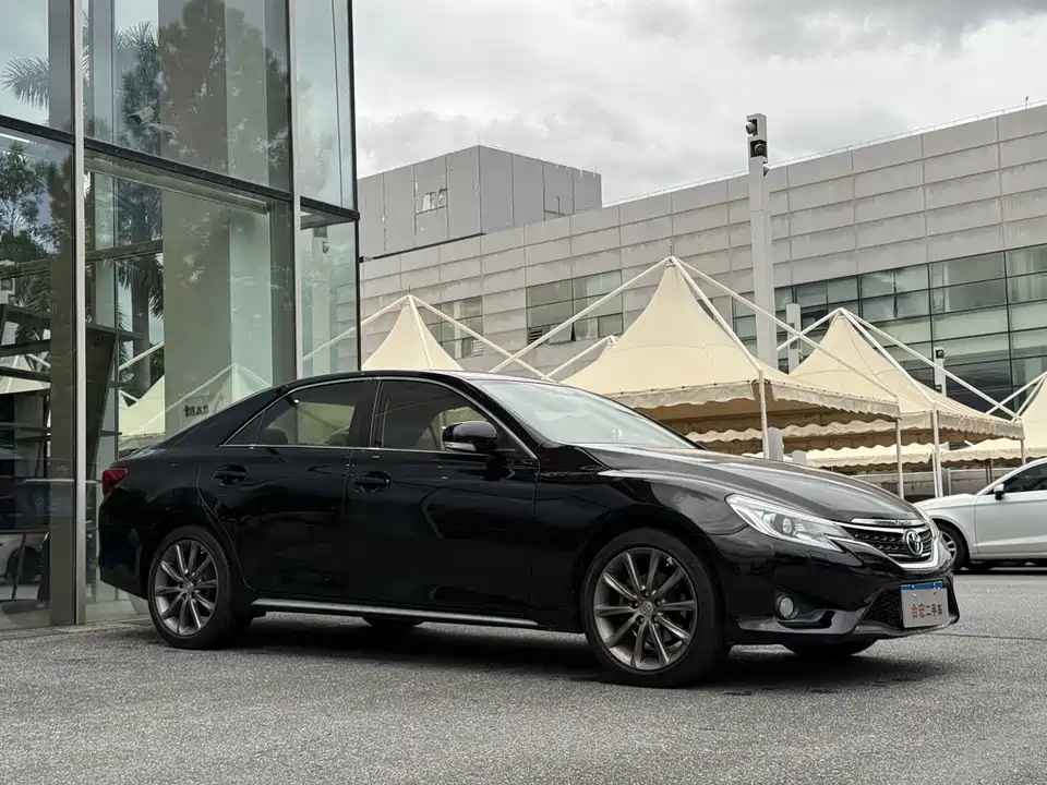 Toyota Reiz