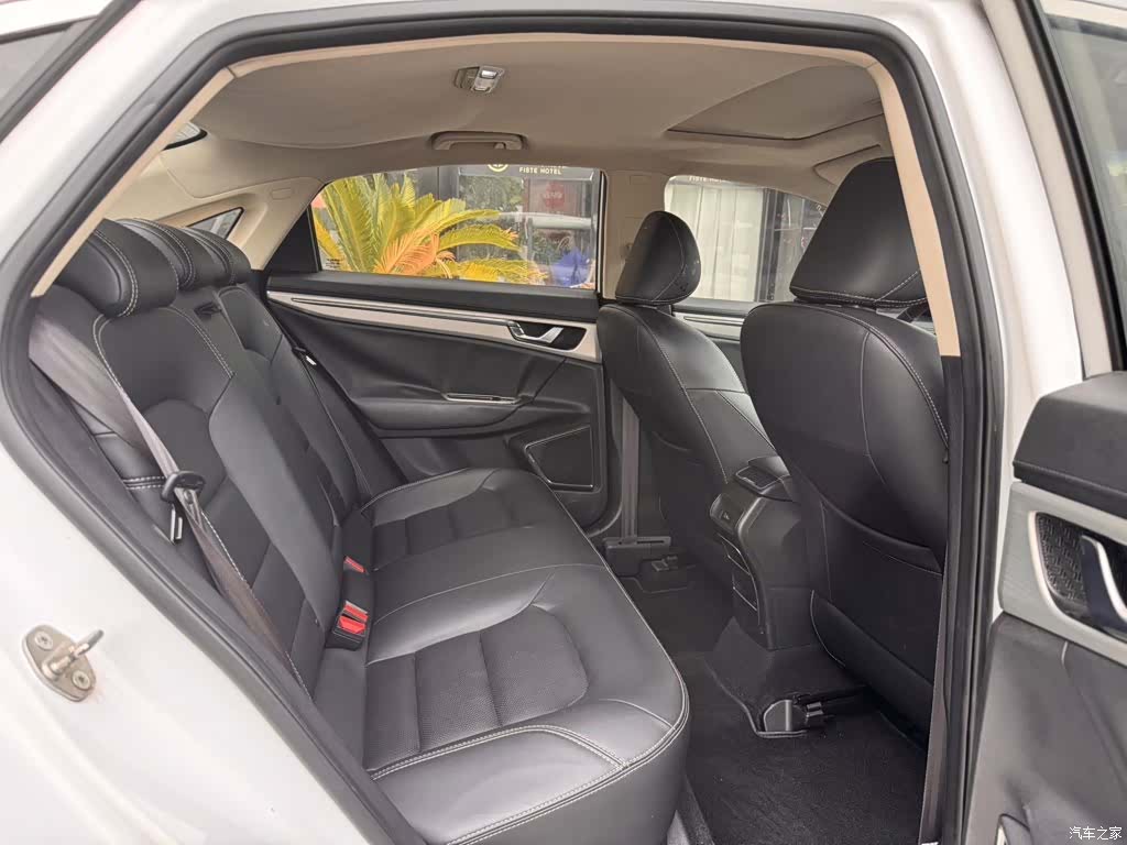 Geely Emgrand, 2017 8