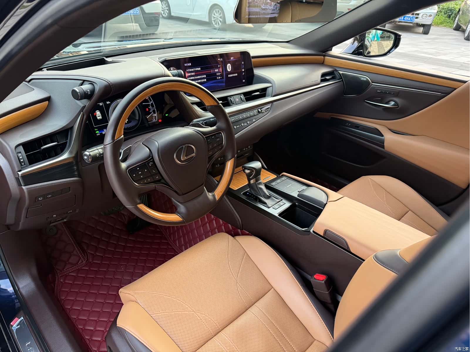 Lexus ES, 2019 10
