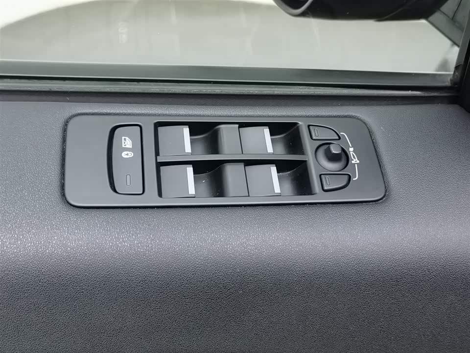 Land Rover Discover sports