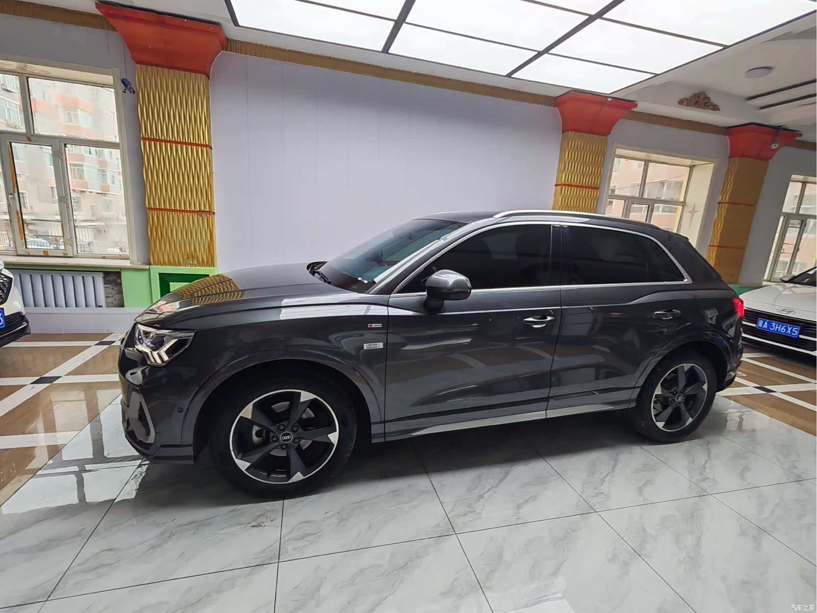 Audi Q3, 2023 4