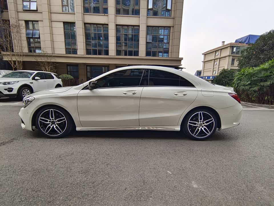 Mercedes-Benz CLA
