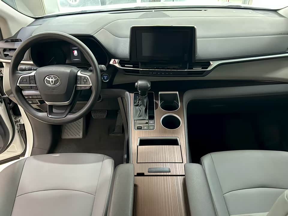 Toyota Grevia