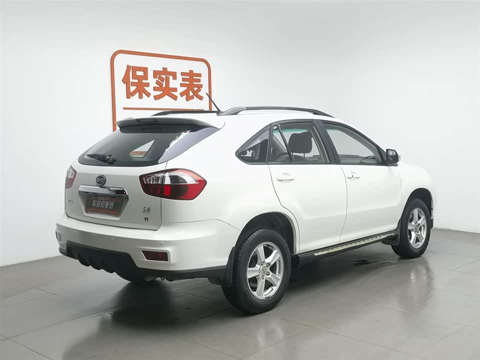 BYD S6