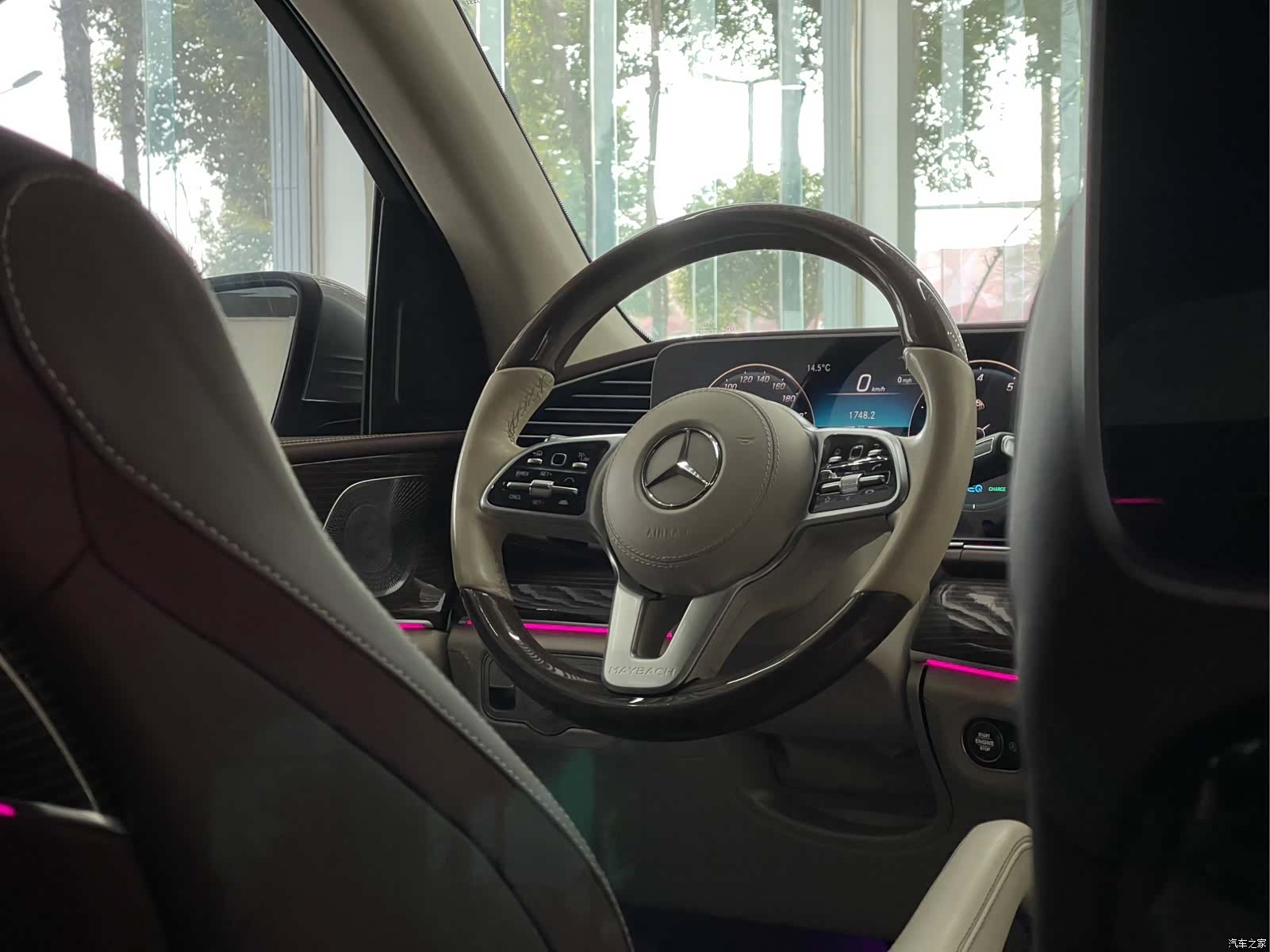 Maybach GLS, 2022 12