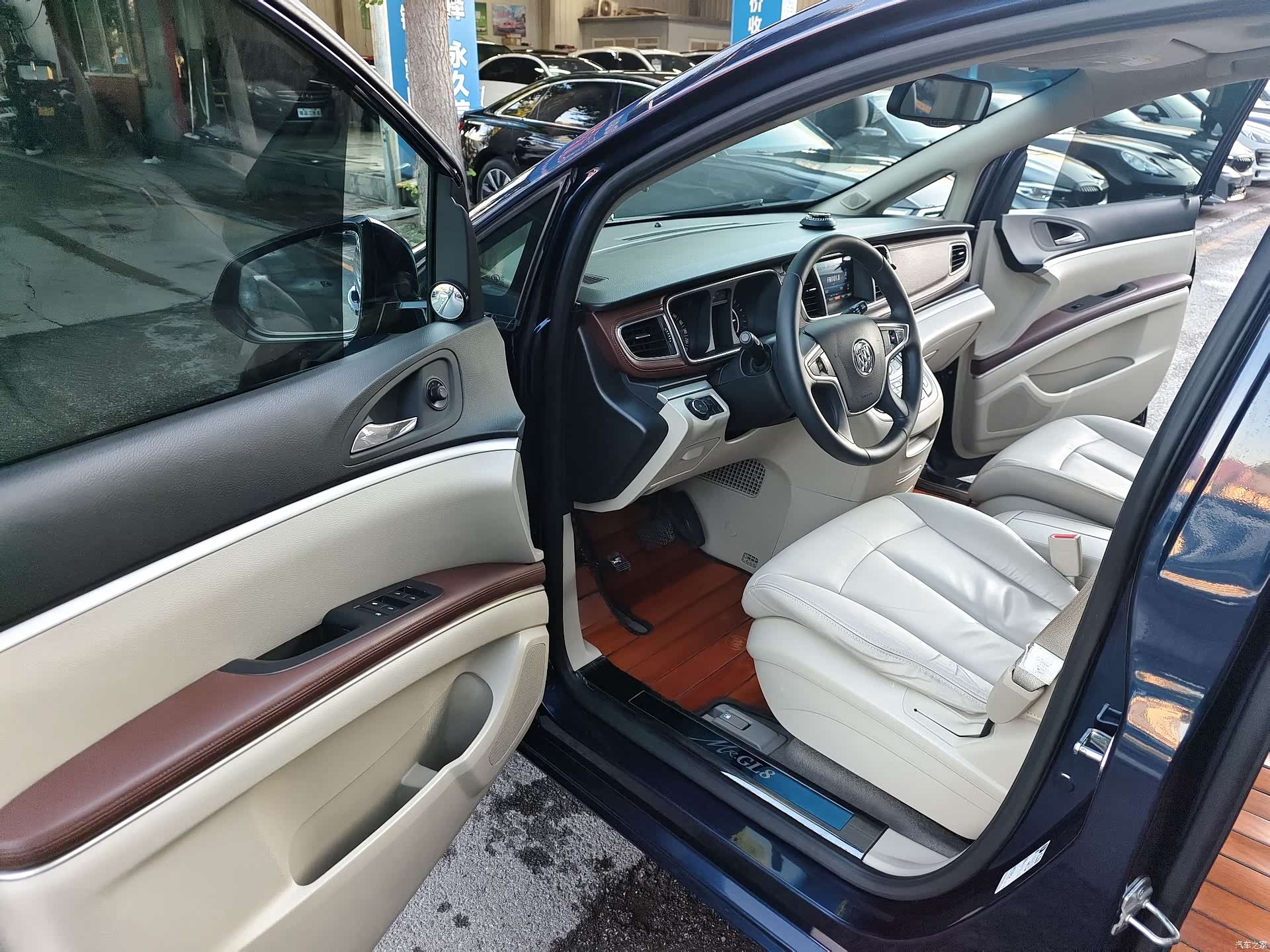 Buick GL8, 2017 9
