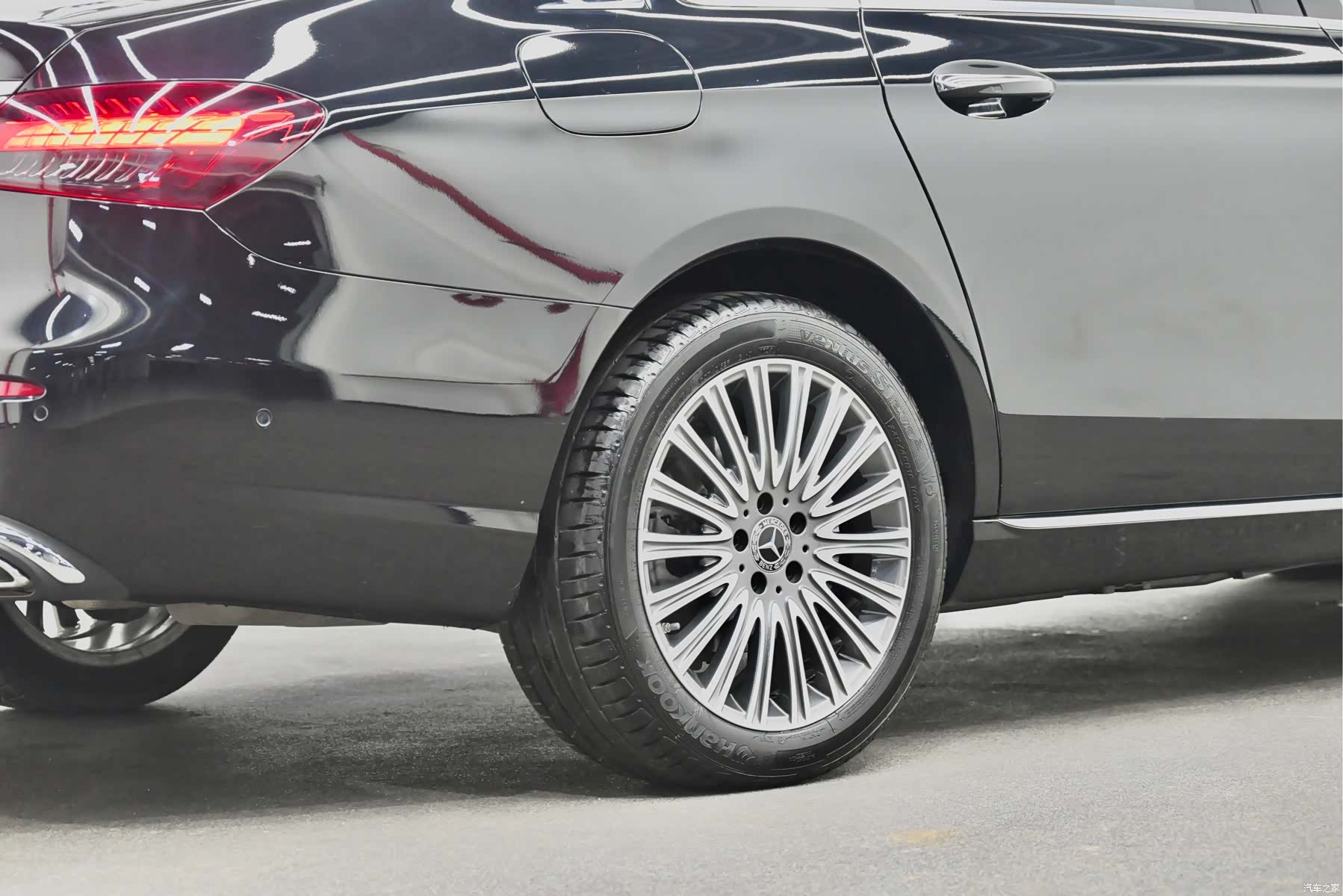 Mercedes-Benz E-Class, 2022 36