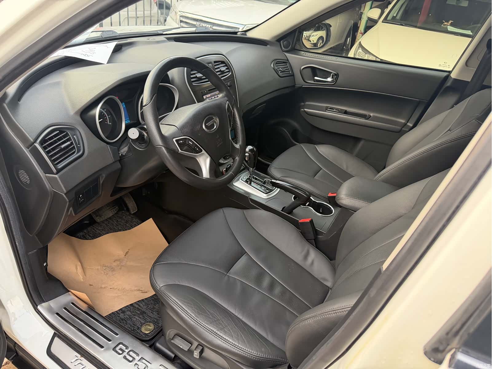 GAC GS5, 2013 4