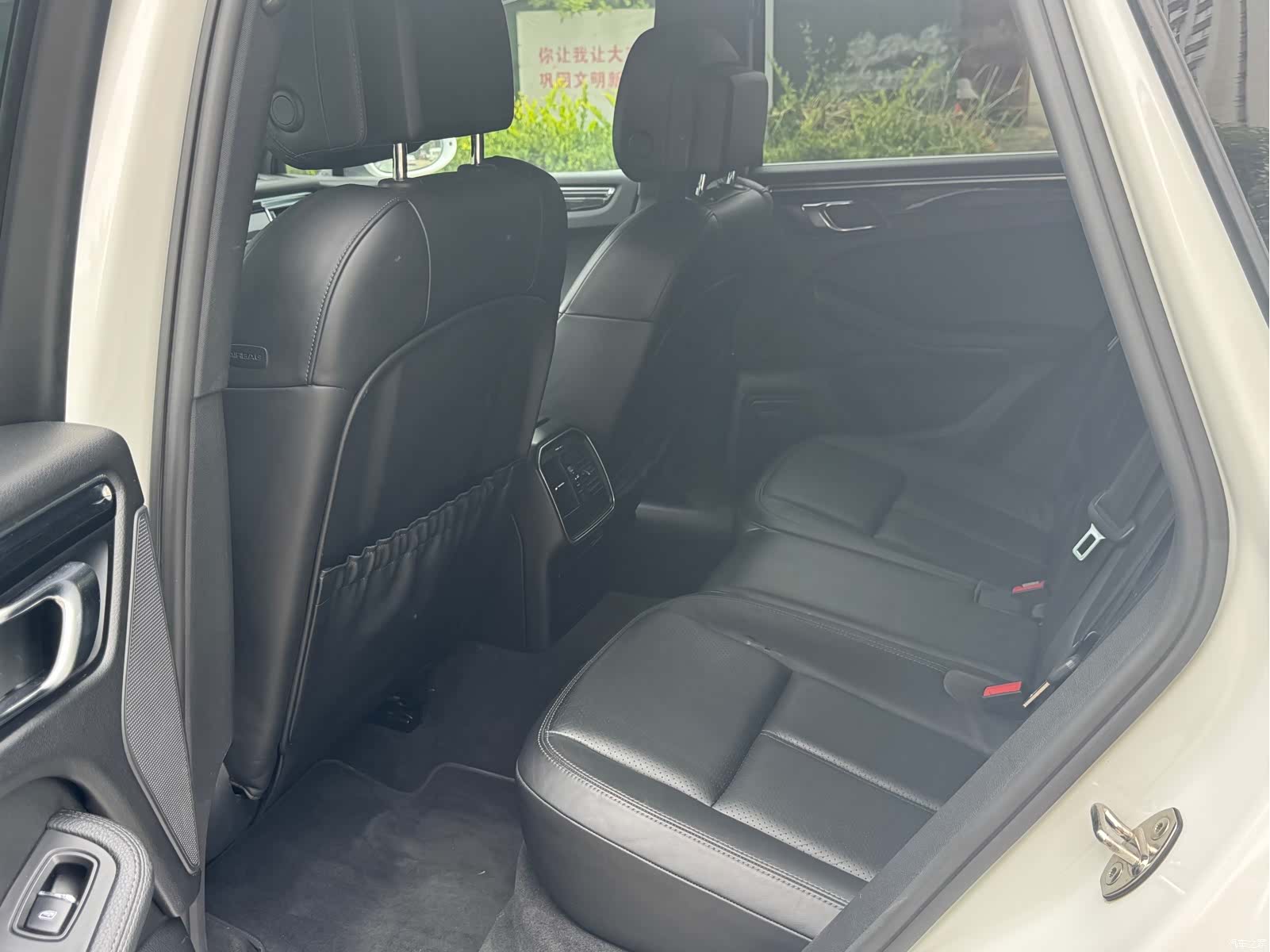 Porsche Macan, 2015 11