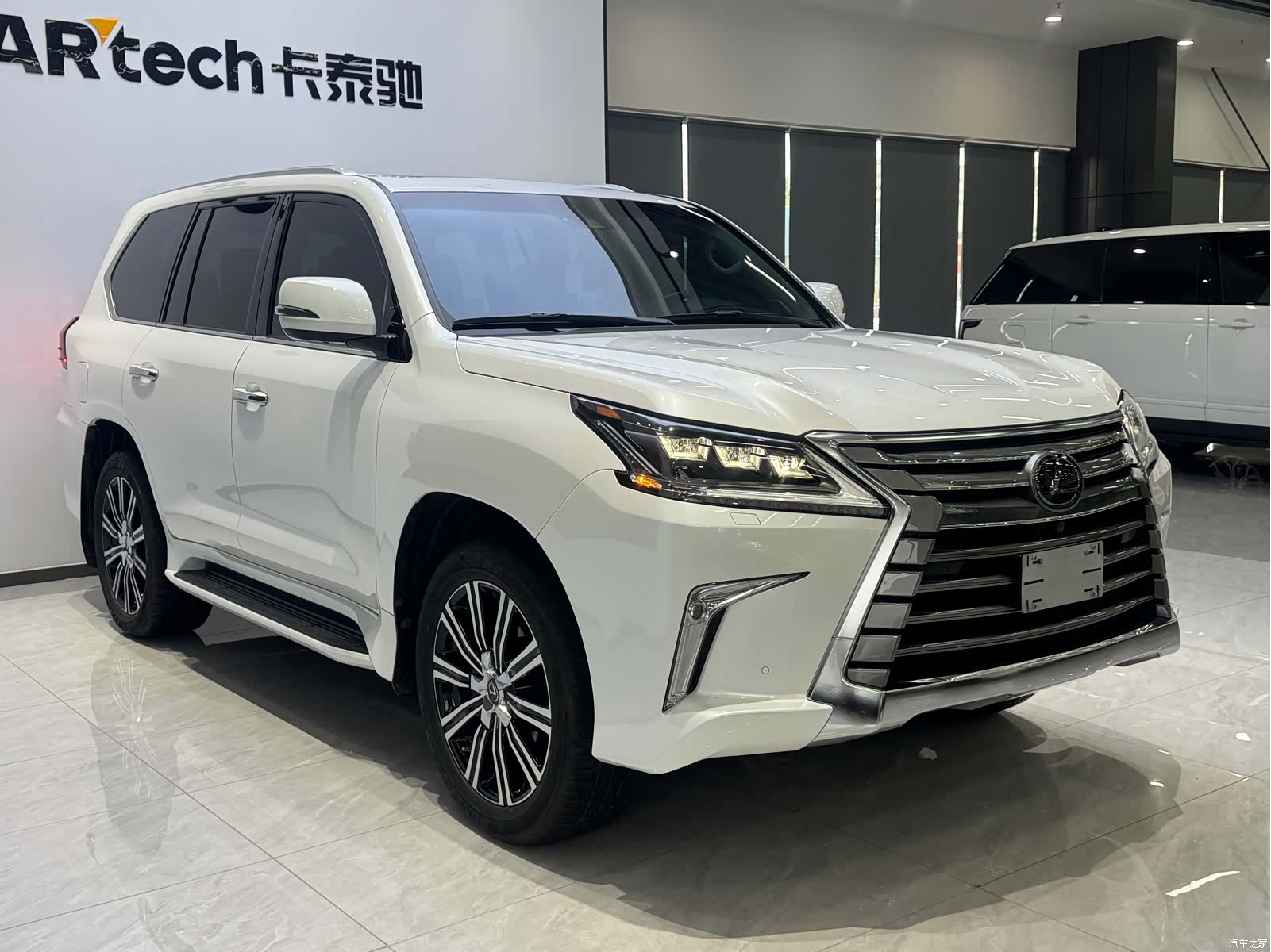 Lexus LX, 2022 3