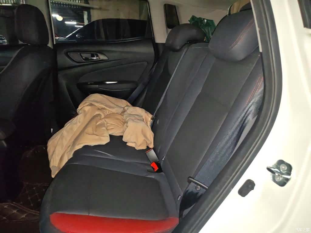 Changan CS15, 2018 14