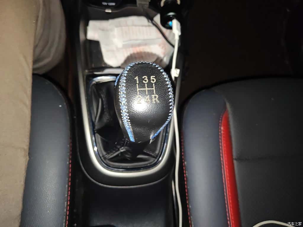 Changan CS15, 2018 11