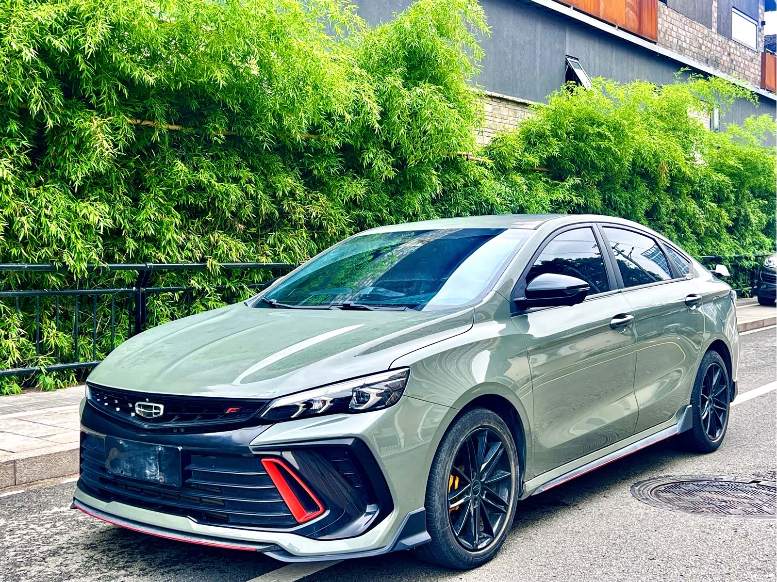 Geely Binray, 2022 1