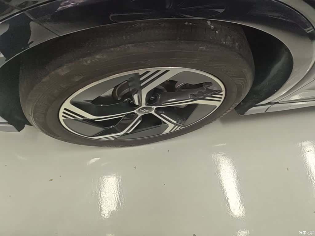 Audi Q4 e-tron, 2023 23
