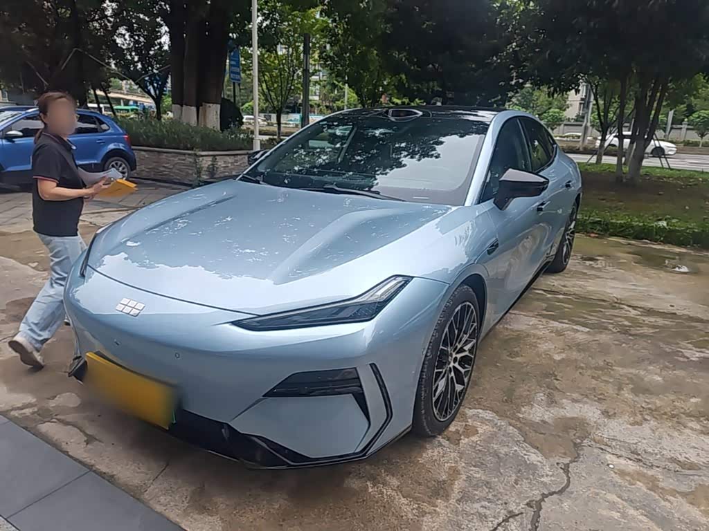 Geely Galaxy E8