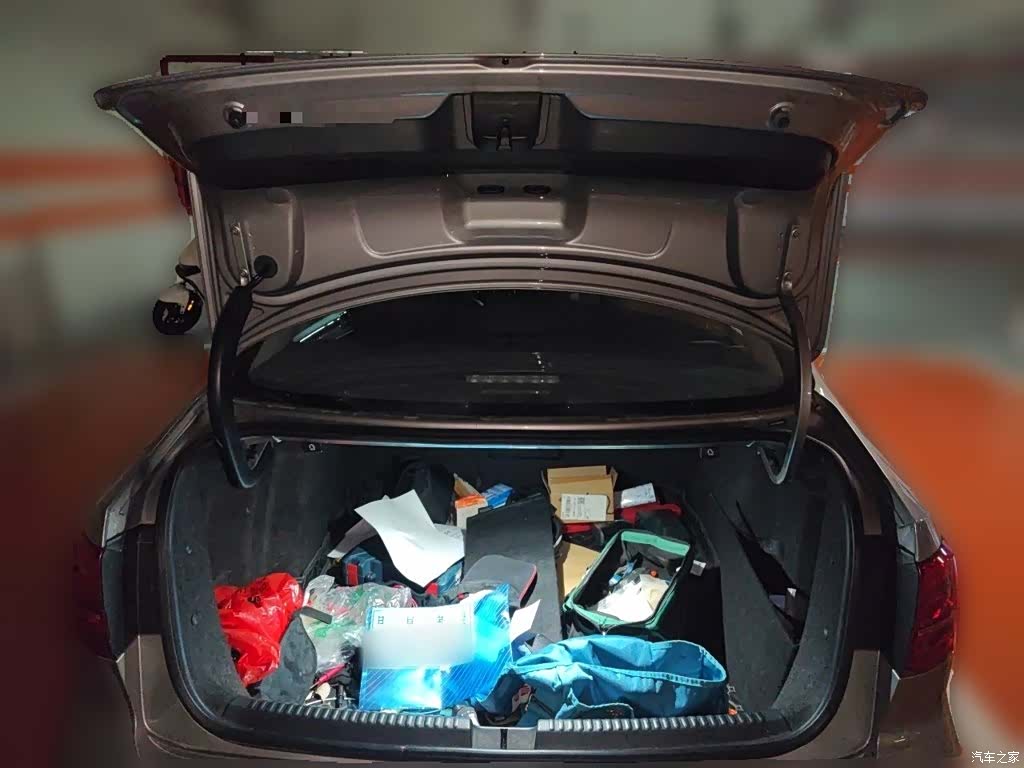 Volkswagen Sagitar, 2016 16