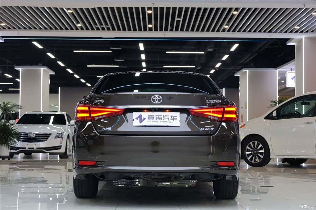 Toyota Crown, 2017 7