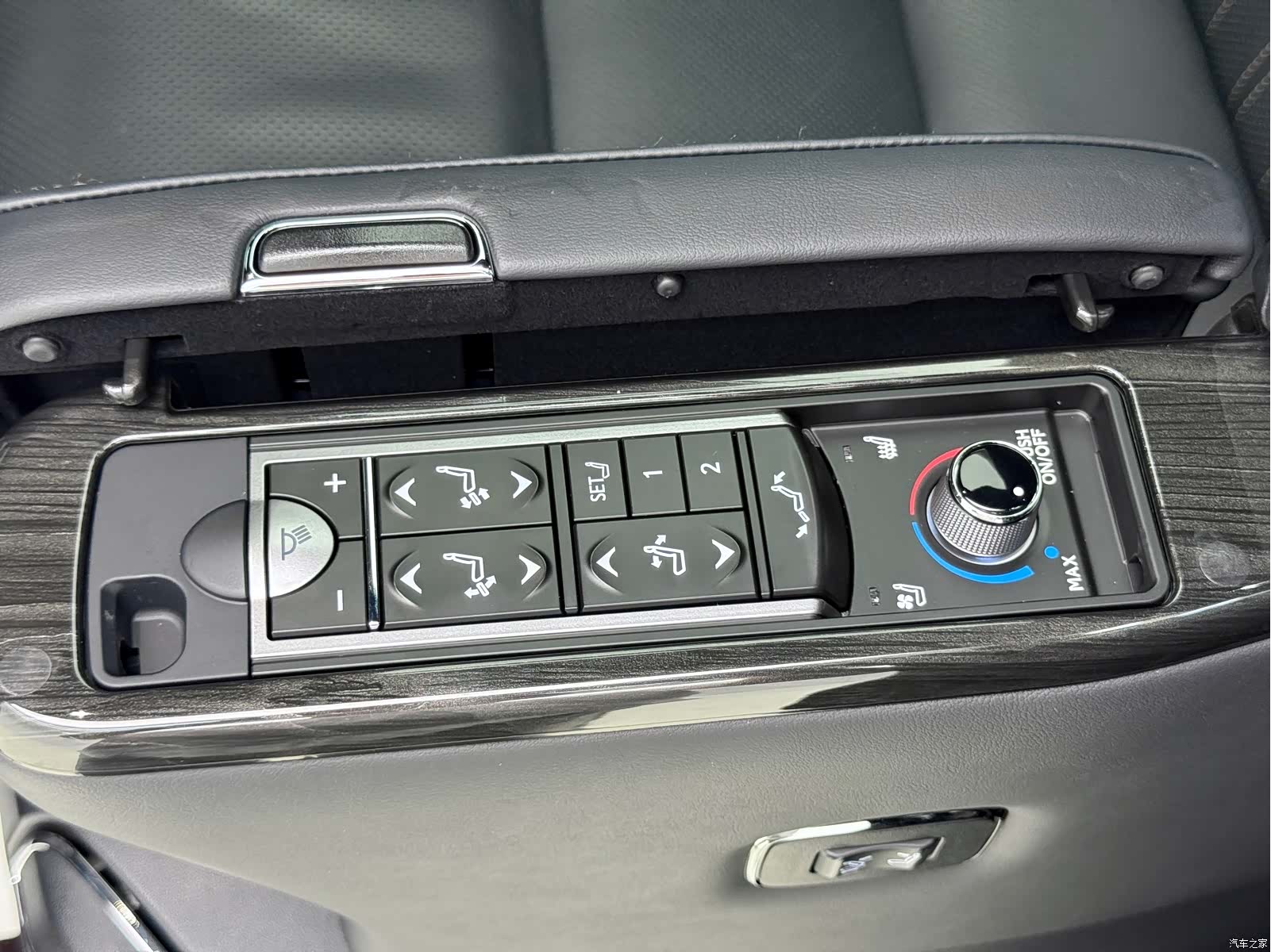 Lexus LM, 2023 21