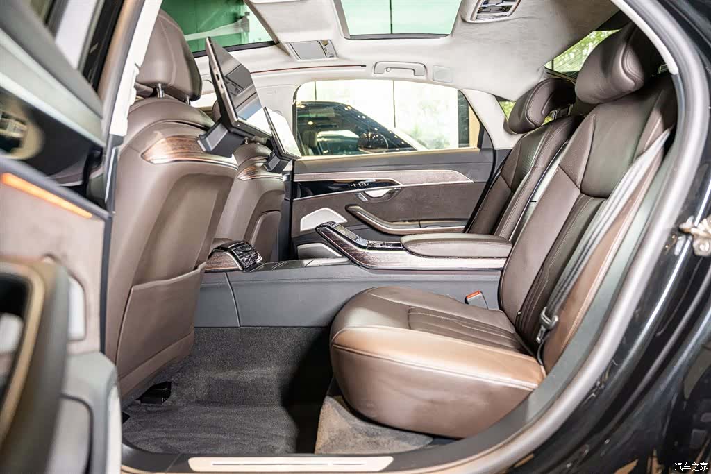 Audi A8L, 2022 11