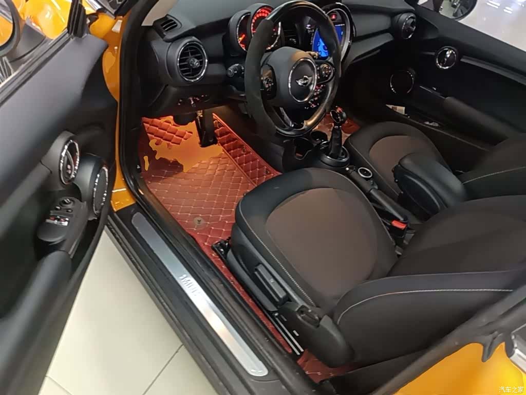 Mini ONE, 2018 16