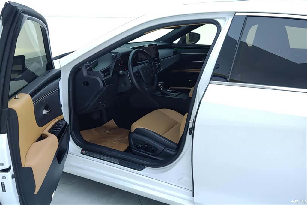 Lexus ES, 2024 9