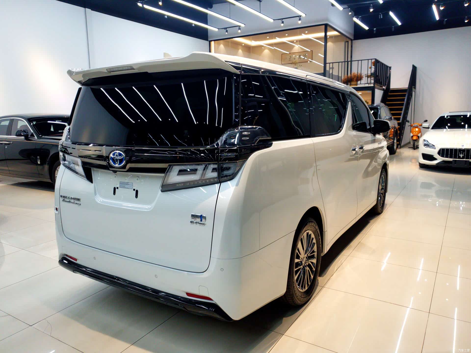 Toyota Vellfire, 2021 6