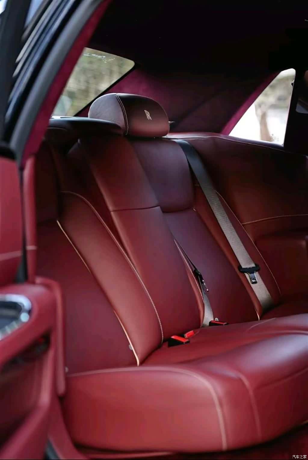 Rolls-Royce Ghost, 2018 7