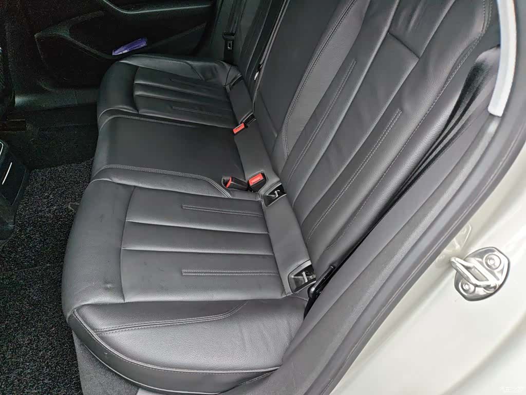Audi A4L, 2019 15