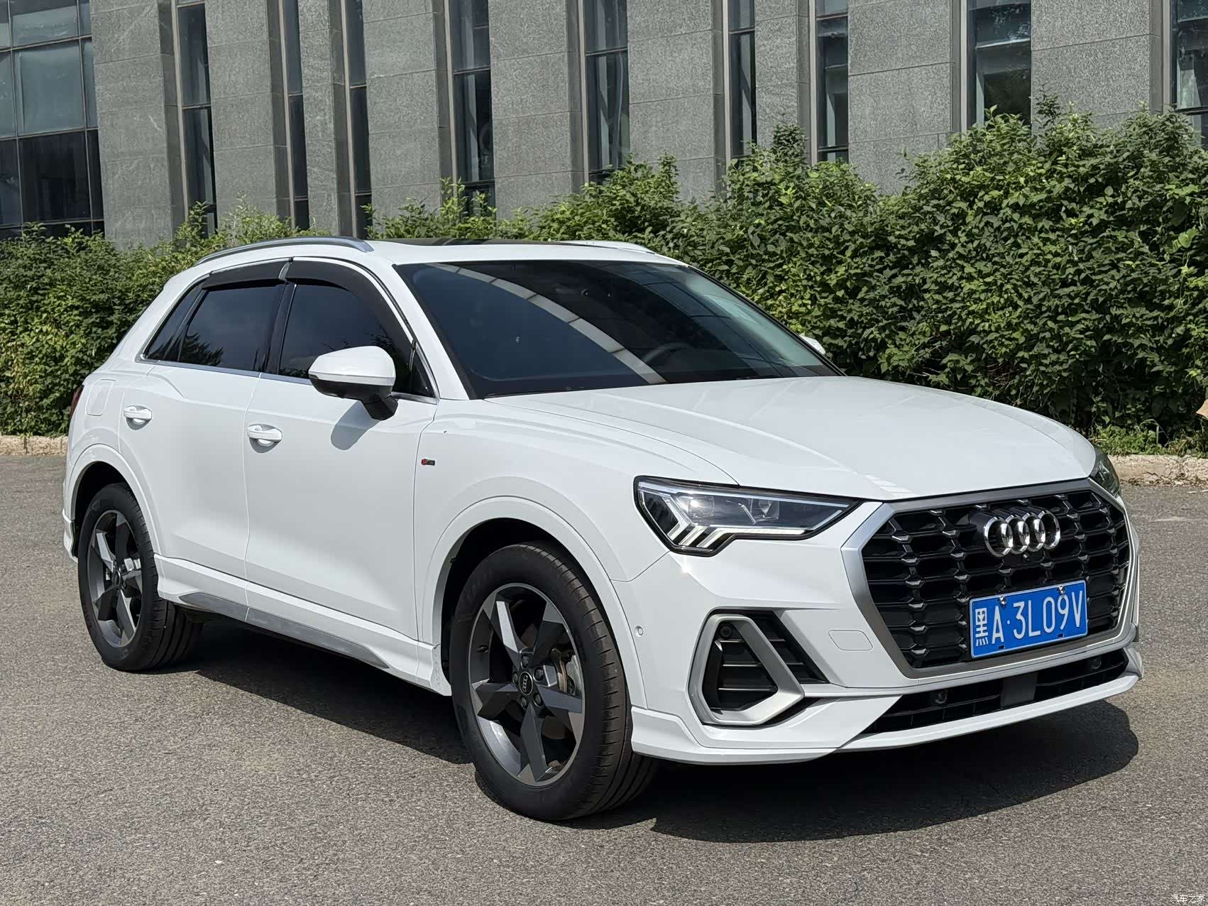 Audi Q3, 2022 3