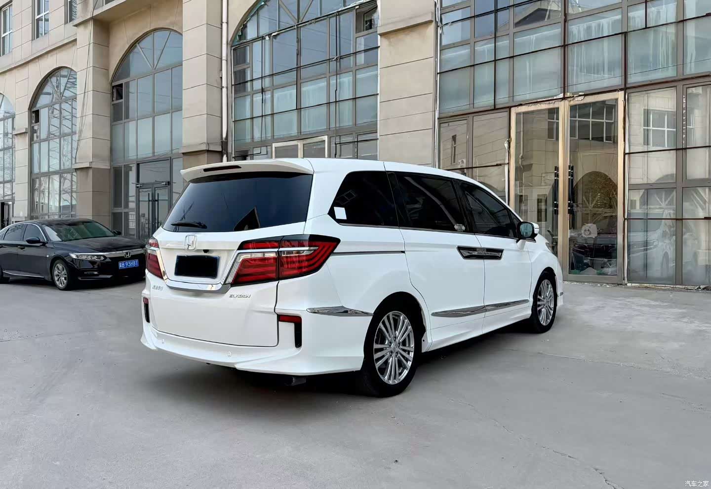 Honda Elysion, 2017 9