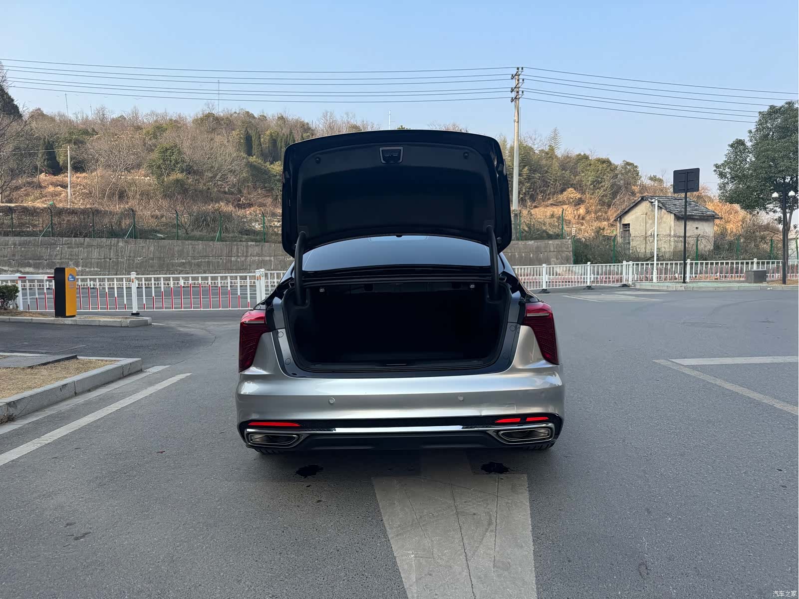 Hongqi H5, 2025 17