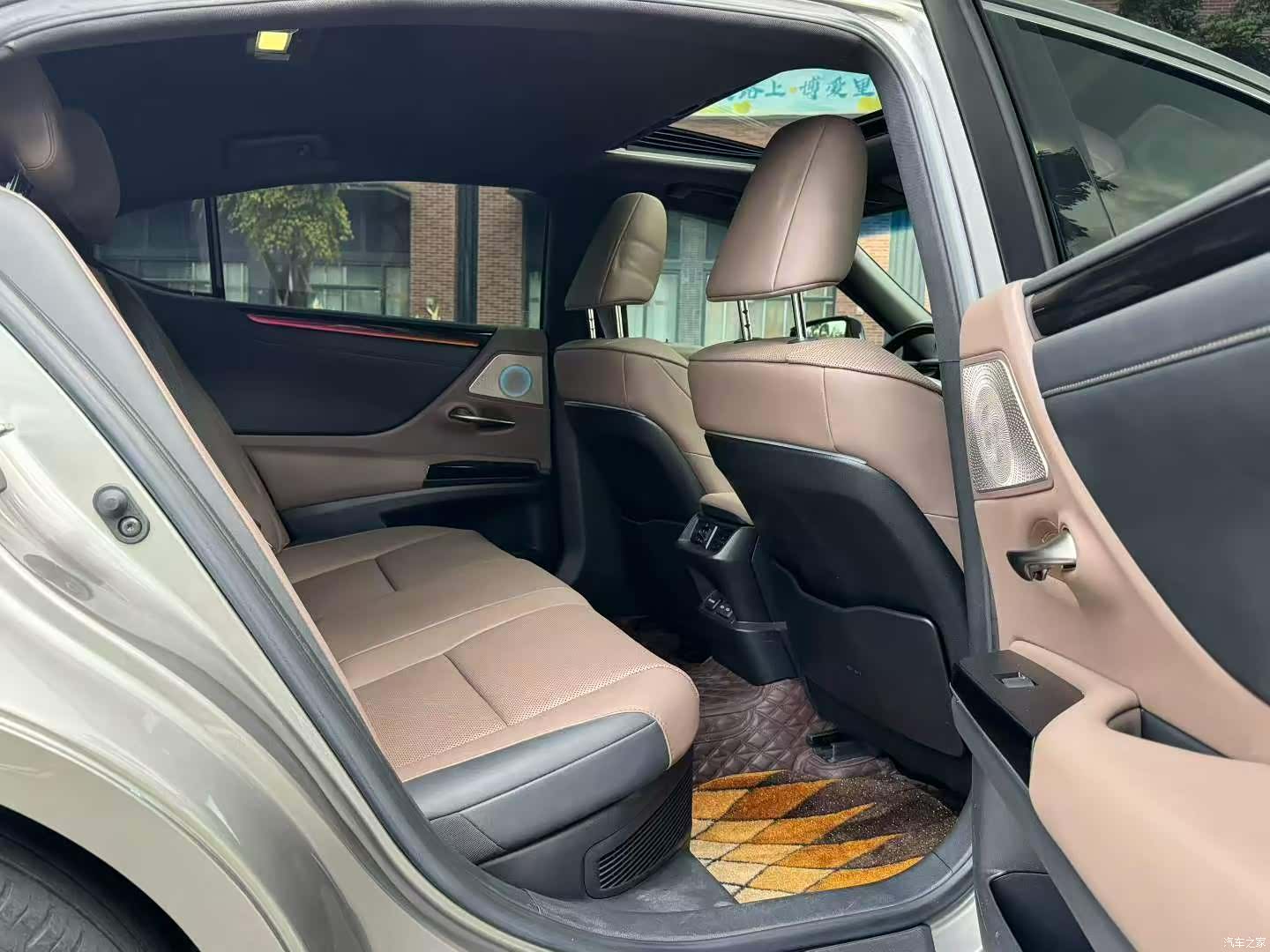 Lexus ES, 2022 6