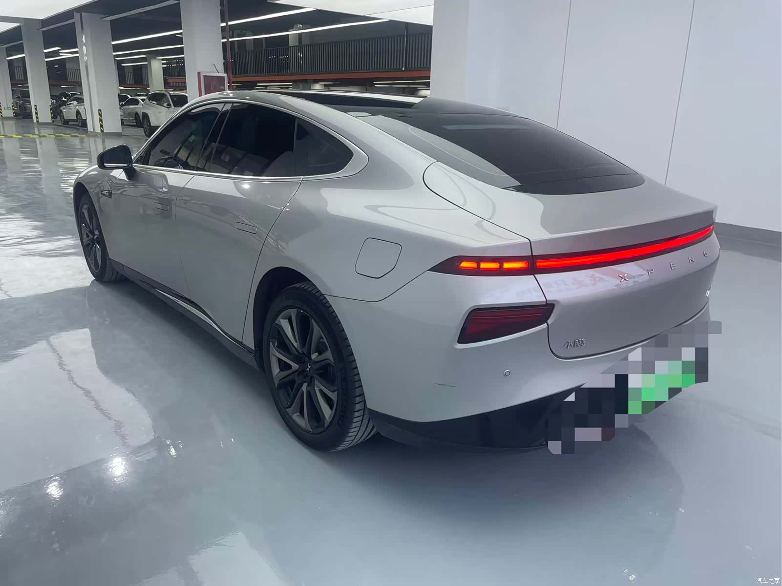Xpeng P7, 2022 13