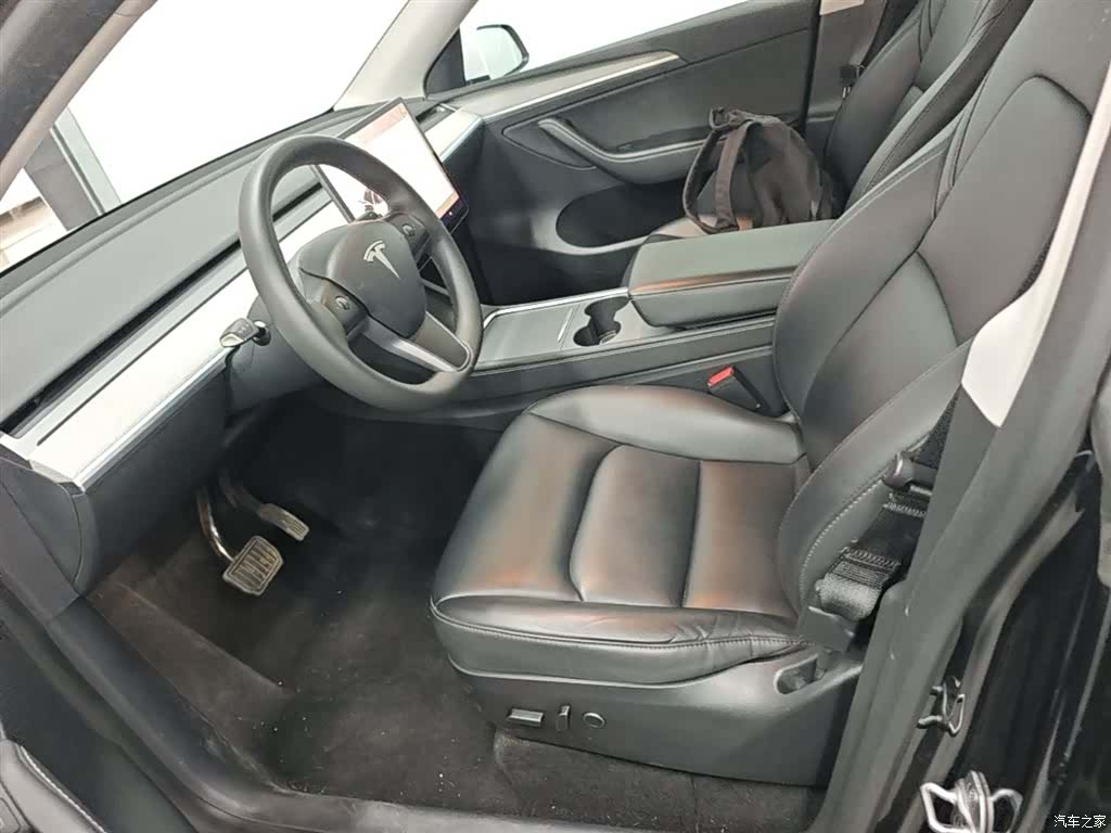 Tesla Model Y, 2024 15