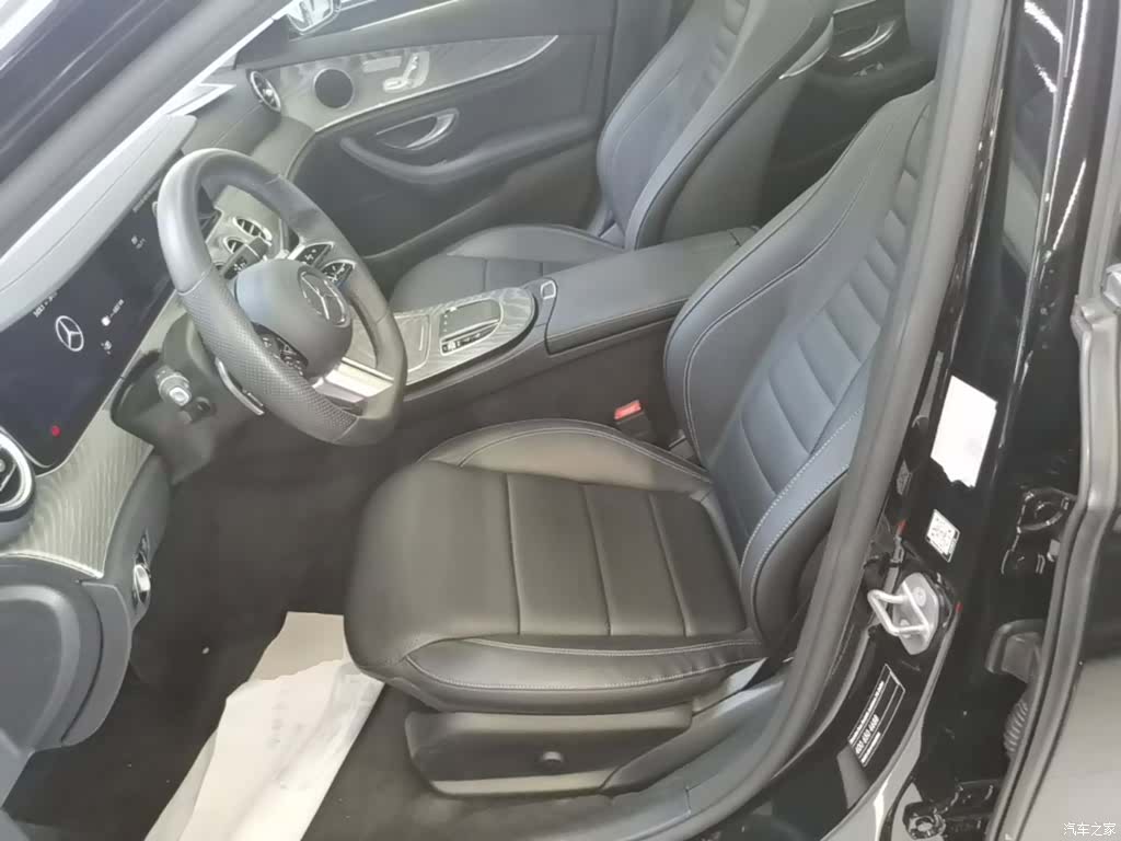Mercedes-Benz E-Class, 2022 15