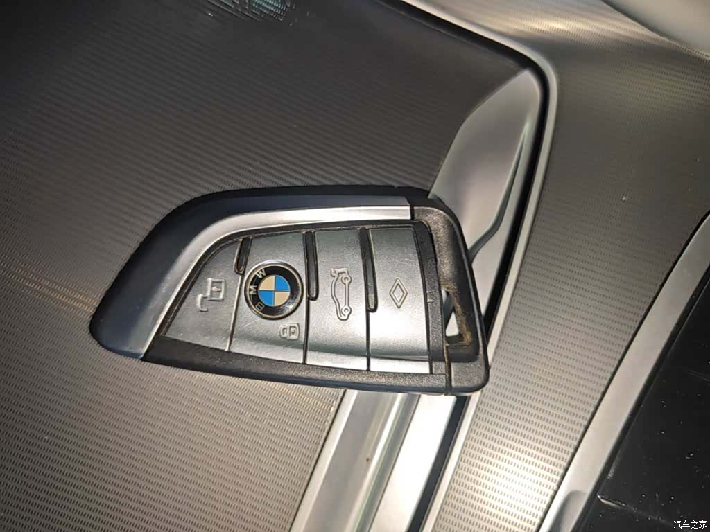BMW X6, 2023 9