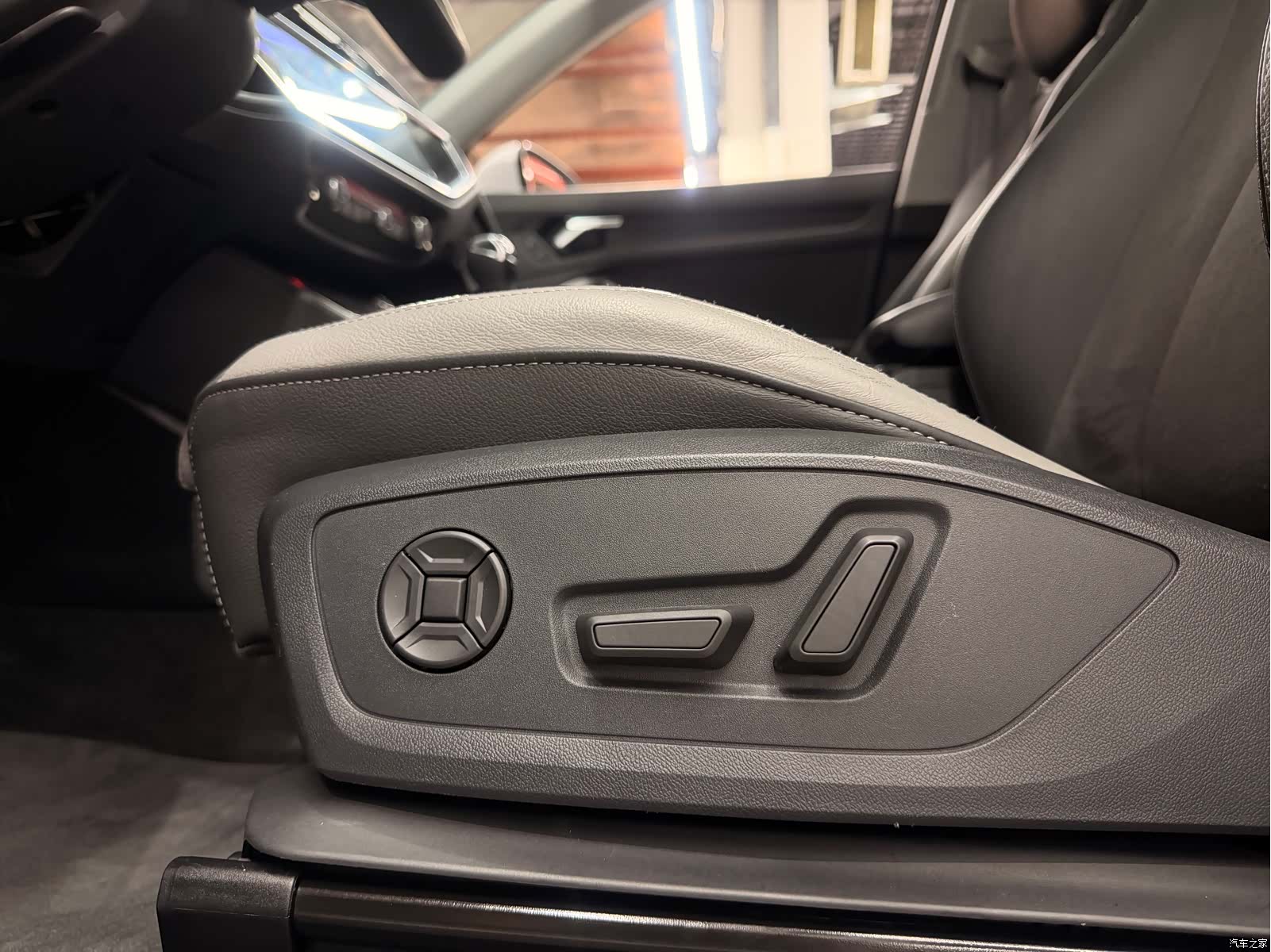 Audi Q3, 2023 14